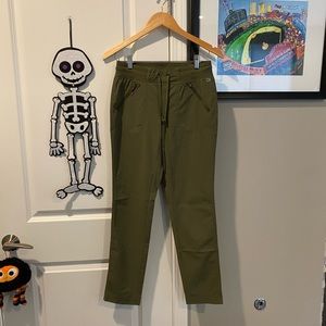 ✨GapFit (NWOT) Recycled Hike Pants Size XS✨